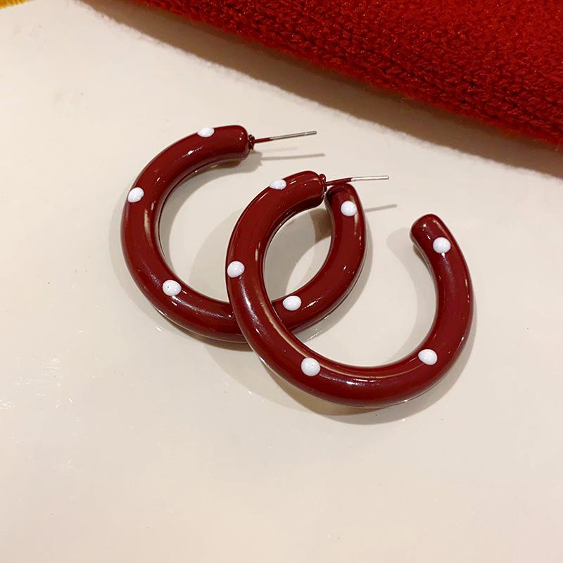 Geometric Drip Oil Polka Dot Steel Stud Earrings – Retro Hong Kong Style for Autumn/Winter Women's Fashion.