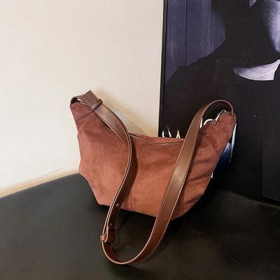Lässige, vielseitige Umhängetaschen aus Wildlederimitat im Retro-Stil mit einem Gefühl von Luxus, tragbar, klassisch, Hobo-Schultertaschen