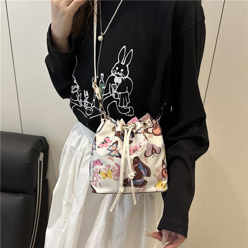 Casual Art Canvas Bag Women's Autumn New Tote Bag Large Capacity Butterfly Strawberry Bucket Bag