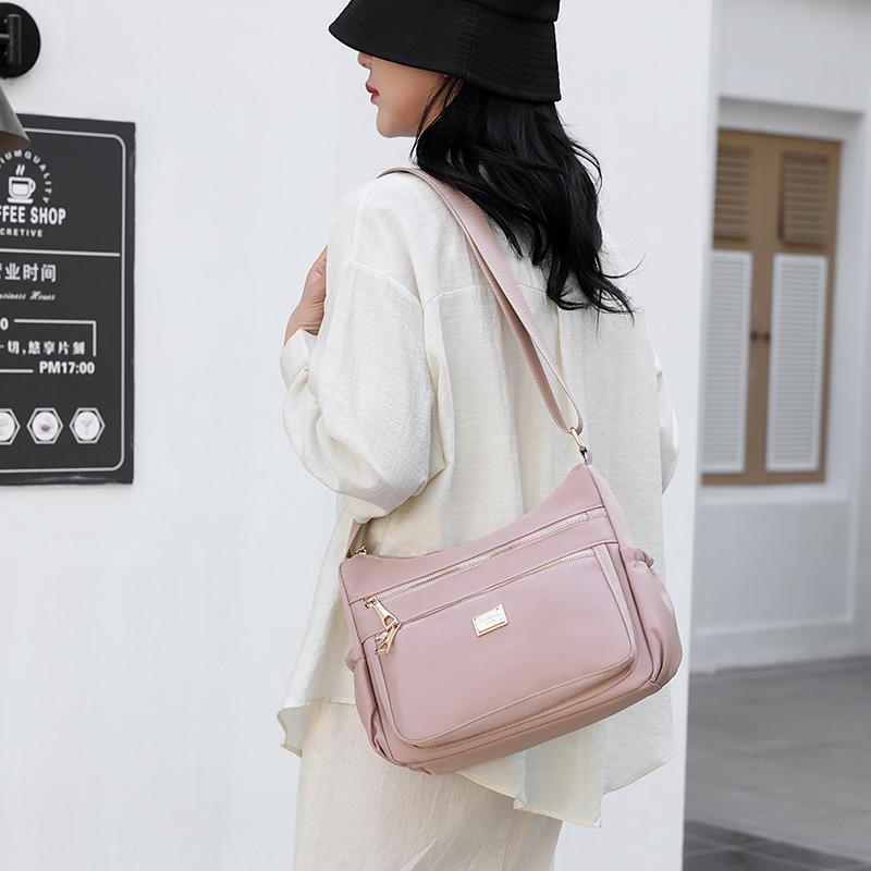 Taška přes rameno Dámská velkokapacitní nylonová crossbody taška Mother Bag Vícevrstvá taška