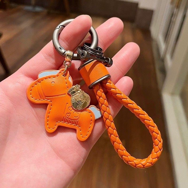 1Pcs Exquisite Personalized Horse Key Chain Rope Handmade Leather Car Keychain Pendant For Men And Women Diy Accessories