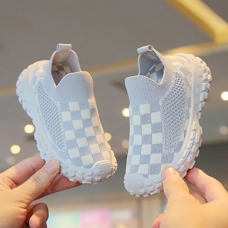 Children's sports shoes 2025 spring and autumn new boys' casual shoes breathable mesh shoes soft-soled girls' flying woven shoes baby shoes