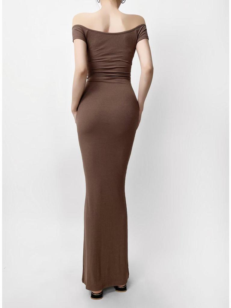 2026 Summer Sexy One-Shoulder Bodycon Dress: Hip-Hugging, Waist-Cinched, Solid Color Long Dress for Women