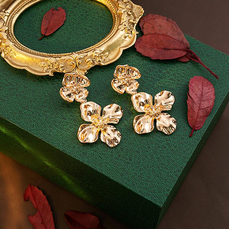Court Style Flower Earrings, Retro Design Sense Metal Earrings, High-End Sense Personality Exaggerated Earrings