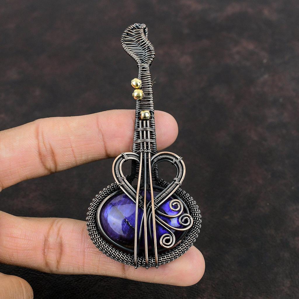 Pandantiv Labradorit Foc Violet Înfășurat în Sârmă de Cupru Pandantiv cu Piatră Prețioasă Pandantiv Handmade Bijuterii Înfășurate în Sârmă de Cupru Cadou Pentru Mamă Pandantive pentru Chitară