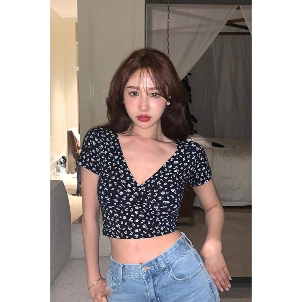 Summer French Retro Floral V-neck Short-sleeved T-shirt Slim Slimming Wild High Waist T-shirt Women's Top