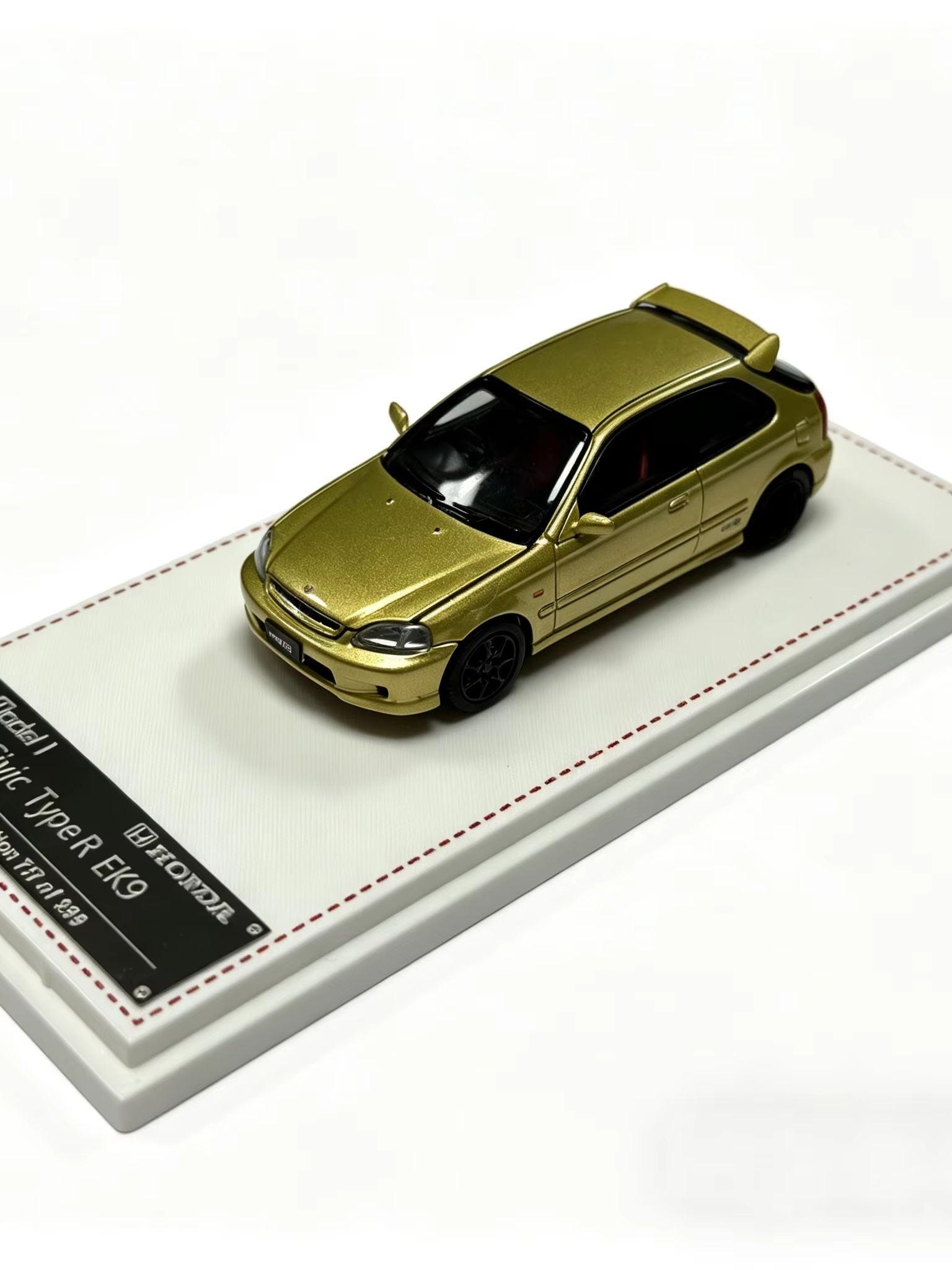 

Focal Horizon FH 1:64 Honda Civic TypeR EK9 Alloy Car Model