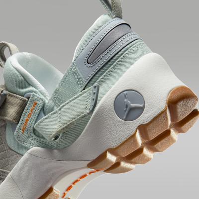 Jordan Trunner LX Corduroy White Bright Ceramic Gum (Women's)