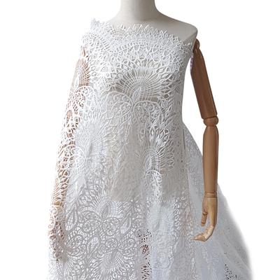 Tissu brodé de dentelle, tissu brodé de soie de lait, broderie soluble dans l'eau complète, creux tridimensionnel