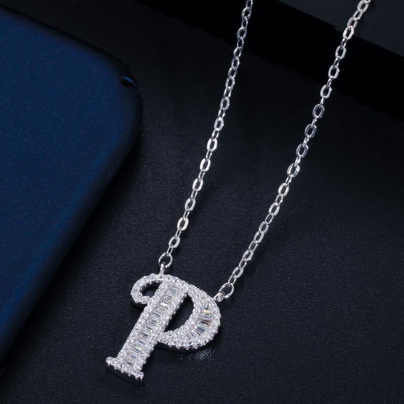 Wife'S Romantic Trip With 26 English Letters Collarbone Chain Pendant, Slightly Inlaid Zircon-Plated Platinum Necklace