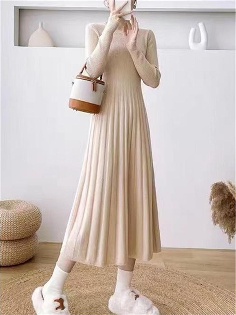 Stickad långärmad slim fit plisserad tröjklänning för höst och vinter