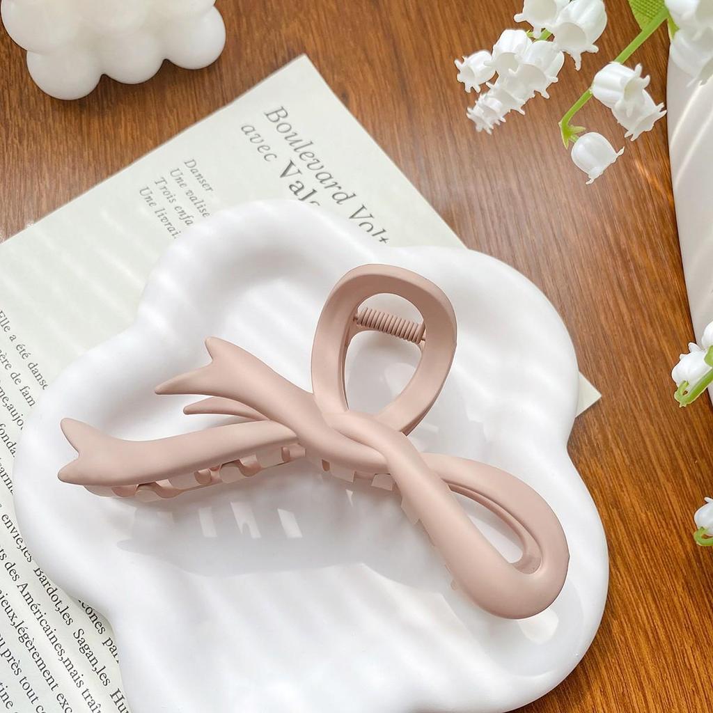 Milk Tea Color Large Hair Claw - Korean Style Fashionable Hollow Out Shark Clip for Women's Updos