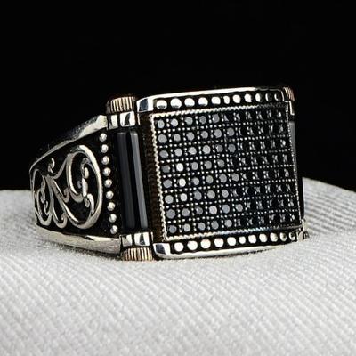 Luxury Classical Inlaid with Black Stone Black Color Square Men Rings Fashion Party Rings Jewelry