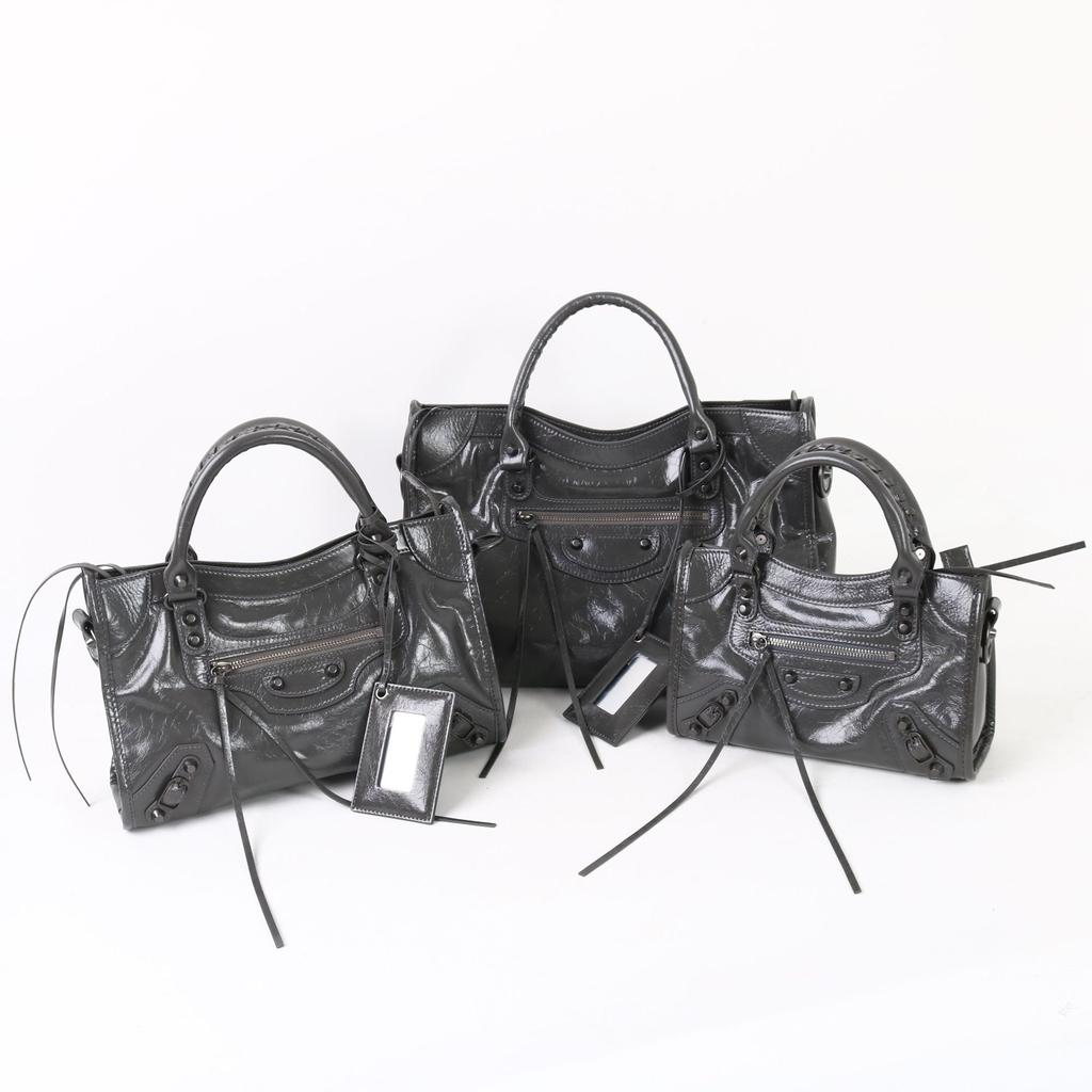 New retro versatile rivet locomotive bag head layer soft leather hand bag sweet cool spice girl style shoulder messenger bag
