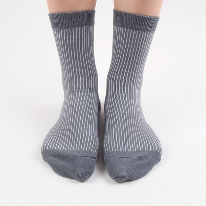 trap_gray mid-calf socks