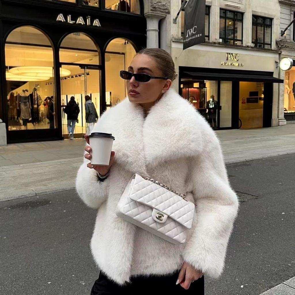 Autumn and Winter New Imitation Fox Fur Coat Lapel Short Thickened Loose Fashion Coat