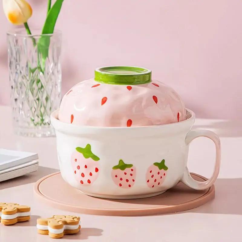 Kawaii Erdbeer-Ramen-Schüssel mit Deckel Keramik Niedlich Obst Suppe Salat Instant-Nudeln Große Schüssel Haushaltsküche Geschirr 700ml