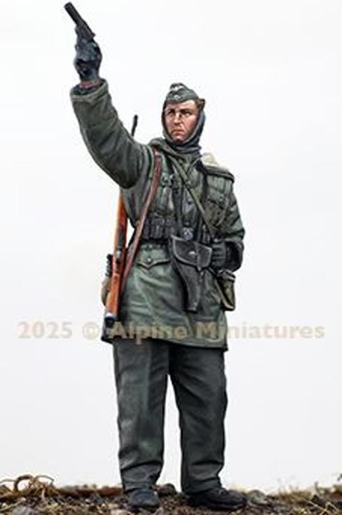 Alpine Miniatures 1/35 WWII German Waffen-SS Panzergrenadier Firing a Flare Pistol Resin Kit AM35324 (Person)