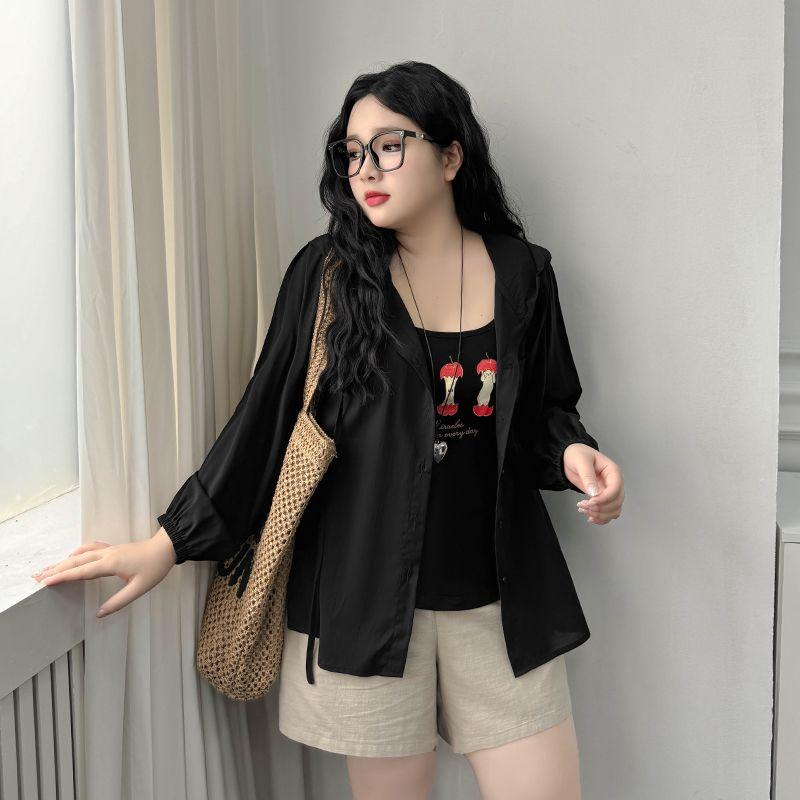 

Plus size women clothing [Love Summer Style Wear] Chubby Girl Summer Lightweight Hood Loose Split Shirts Sun Protection Shirt Outerwear Quiet Black 6XL([Recommended 97.50 kg-112.50 kg]])