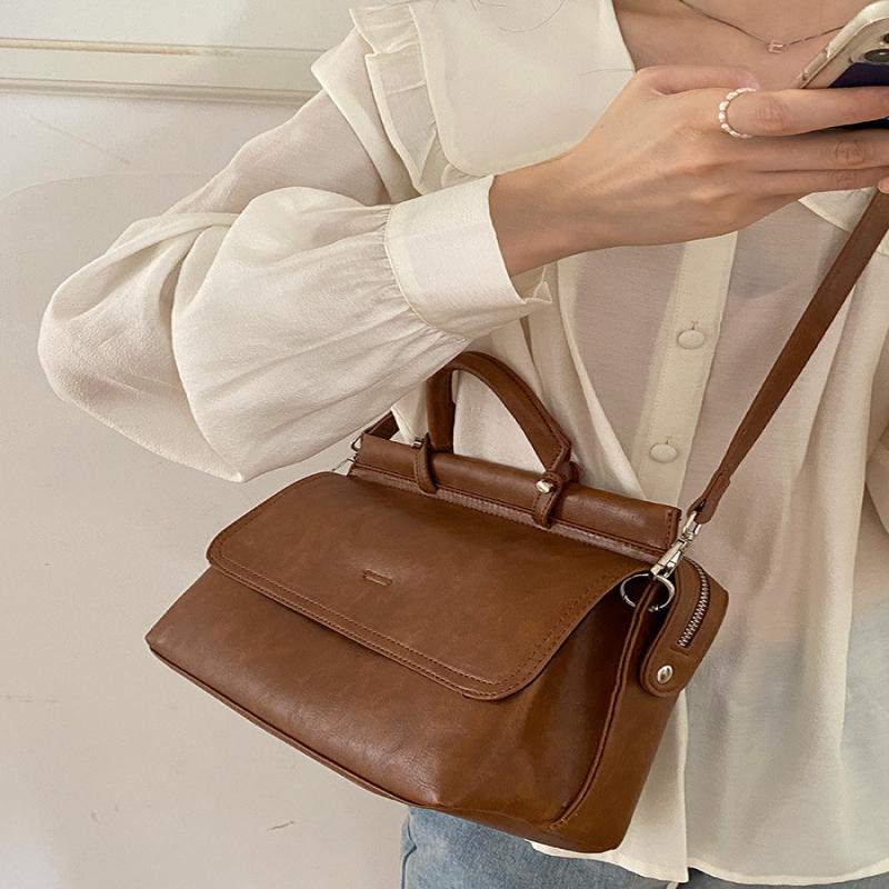 Messenger Bag for Women Large Capacity Commuter Bag, Premium Leather Tote Shoulder Bag for Work, Business Laptop Briefcase