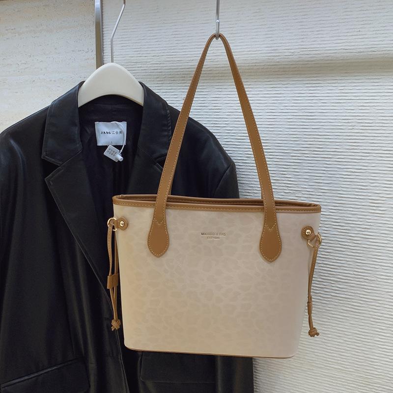 

Сумка большой вместимости женская новая универсальная с леопардовым принтом на плечо под мышку повседневная рабочая сумка-тоут для поездок