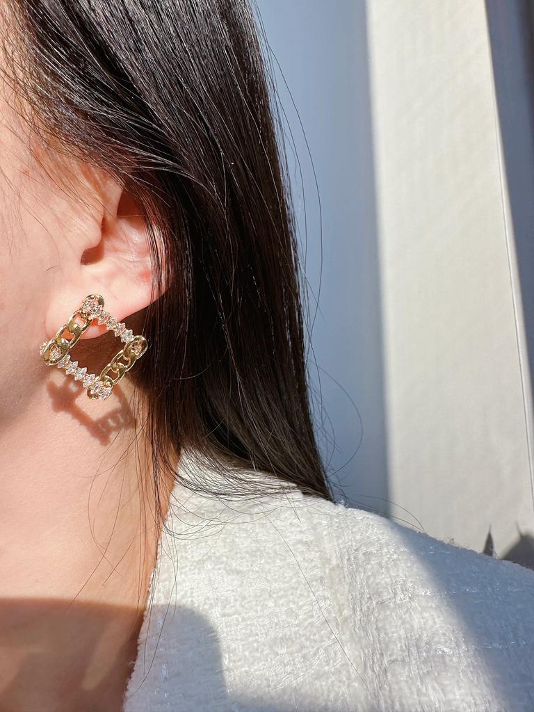 Shining Zircon Splicing Metal Chain Stud Earrings Cold Wind Hollow Geometric Rhombus Earrings Silver Needle 118