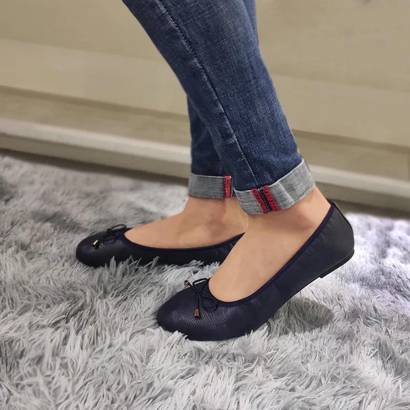 Ladies flat shoes ladies simple round-headed flat shoes slide at will ladies soft-soled ballet shoes plus size