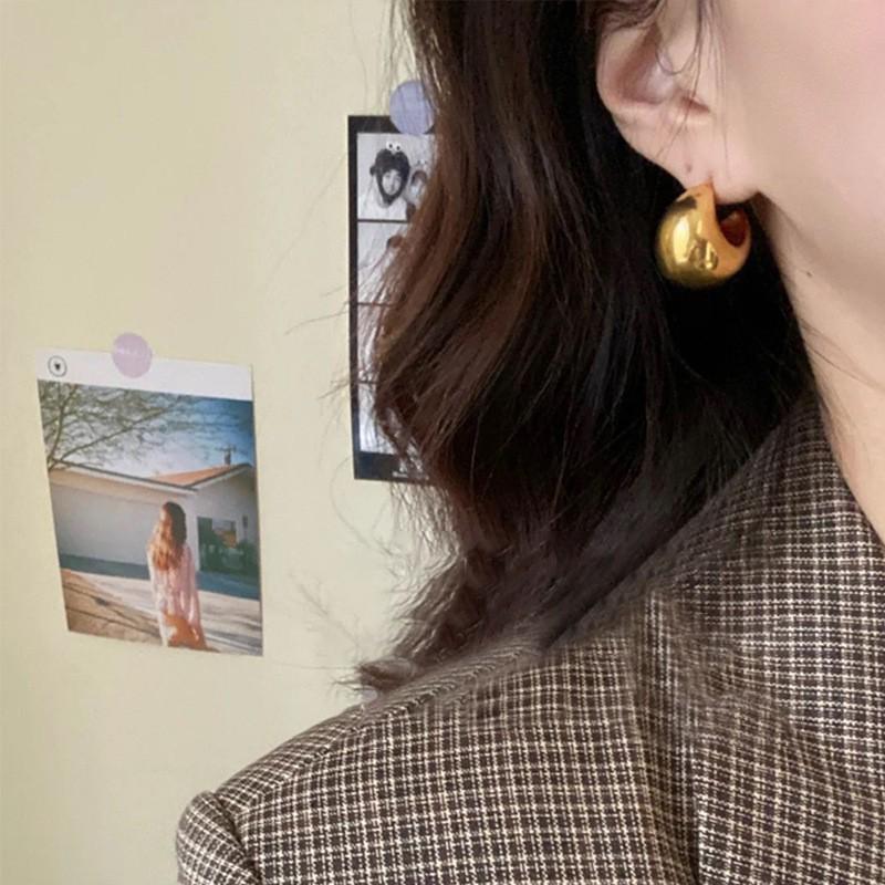 Women's Luxury Textured Metal Hoop Earrings - Versatile Niche Design