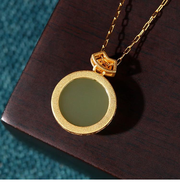Pozlátený amulet mieru Airyuan náhrdelník zo zeleného nefritu - čínsky štýl qipao hanfu