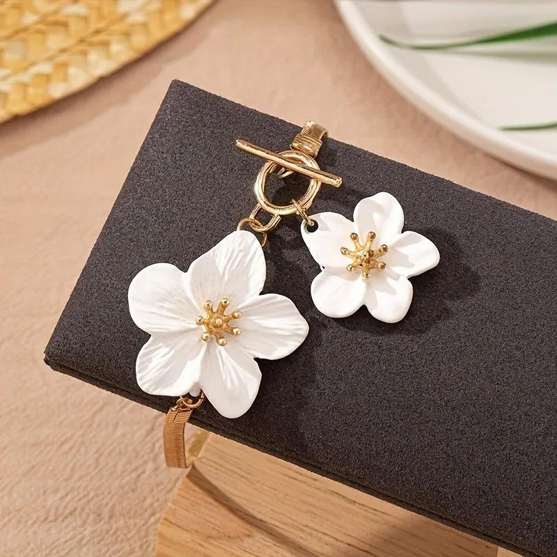 Fashion White Flower Pendant Anklet For Women Elegant Snake Bone Chain Chain Foot Chain Summer Party Jewelry Gifts