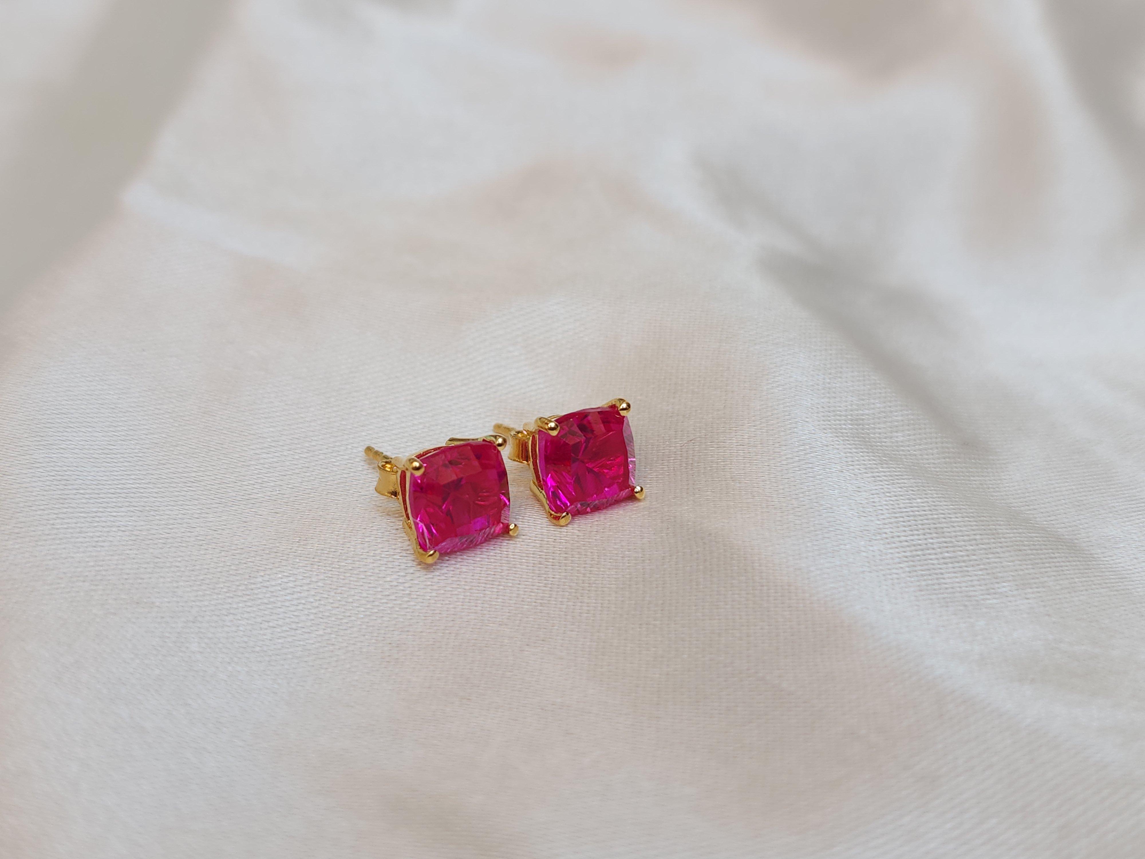 

Сережки-гвоздики з рожевим турмаліном, сережки з жовтого золота, сережка зі срібла 925 проби, мінімалістична сережка, подарунок для неї, сережки ручної роботи золотий