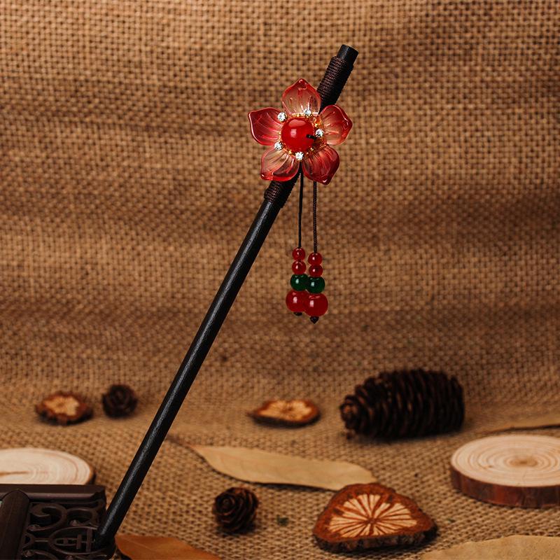 Vintage-Style Ebony Imitation Hairpin with Tassels and Wooden Step-Shaking Design for Hanfu and Ancient Costume Accessories