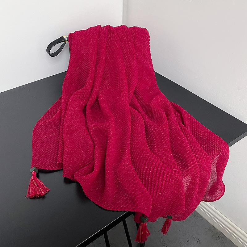 Literarischer Stil Retro High-End Schlichter Einfarbiger Schal Japanischer und Koreanischer Damen Kreative Mode Plissierter Dünner Schal Hängende Fransen