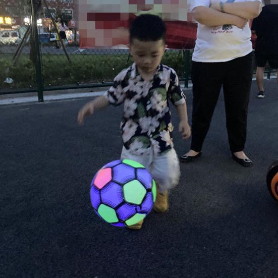 Leuchtende Bälle Hohe Elastizität Kleinkindgeschenk Batterielos Hohe Helligkeit Spielplatzbälle für Kinder