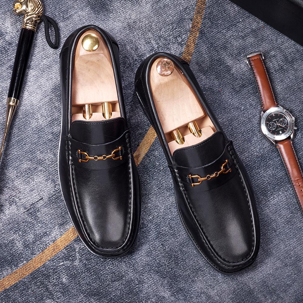 Moda Nuova Moda Designer Uomo Punta Fibbia Nera Metallica Scarpe Basse Oxford Scarpe Casual Abito da Sposa Festa di Maturità Zapatos Hombre