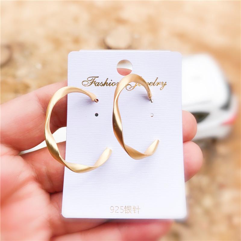 Fashion Distortion Interweave Twist Metal Circle Geometric Round Hoop Earrings for Women Accessories Retro Party Jewelry