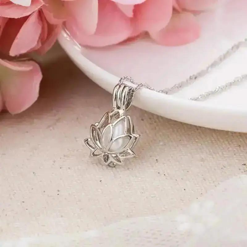 New Luminous Stone Lotus Pendant Necklace Fashionable Women Lotus Hollow Necklace Creative Luminous Pendant Holiday Jewelry Gift