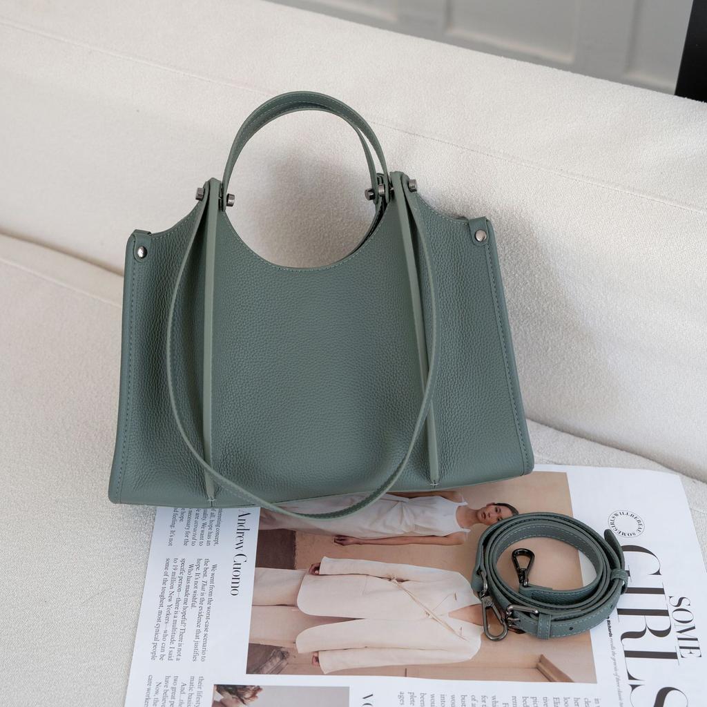 Cowhide Women's Bag Single Shoulder Oblique Span Niche Fashion Women's Generous Practical Shell Shopping Bag Oblique Span Bag