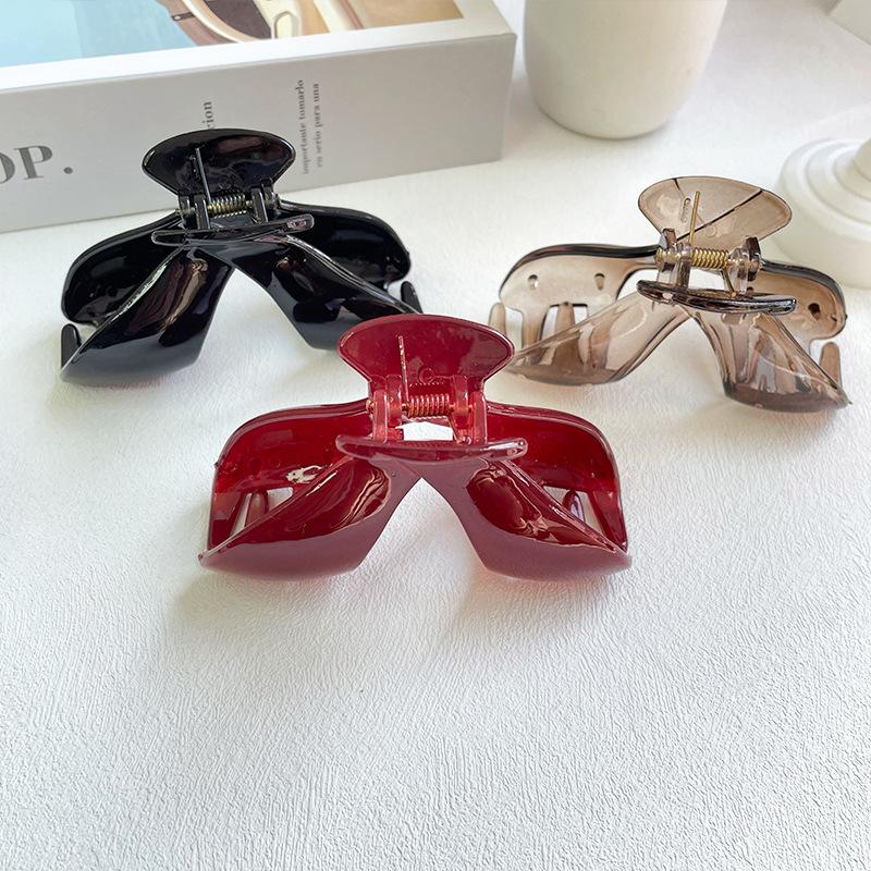 Korean Version New Three-Dimensional Glossy Elegant Hair Claw Clip High-End Feel Back of Head Shark Clip Hair Accessory