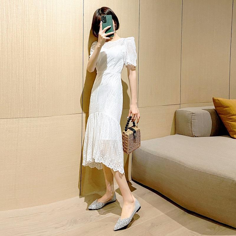 Spring and summer 2025 new pointed rhinestone single shoes women's shallow mouth flat bottom casual fairy wind ladyshoes large size women's shoes