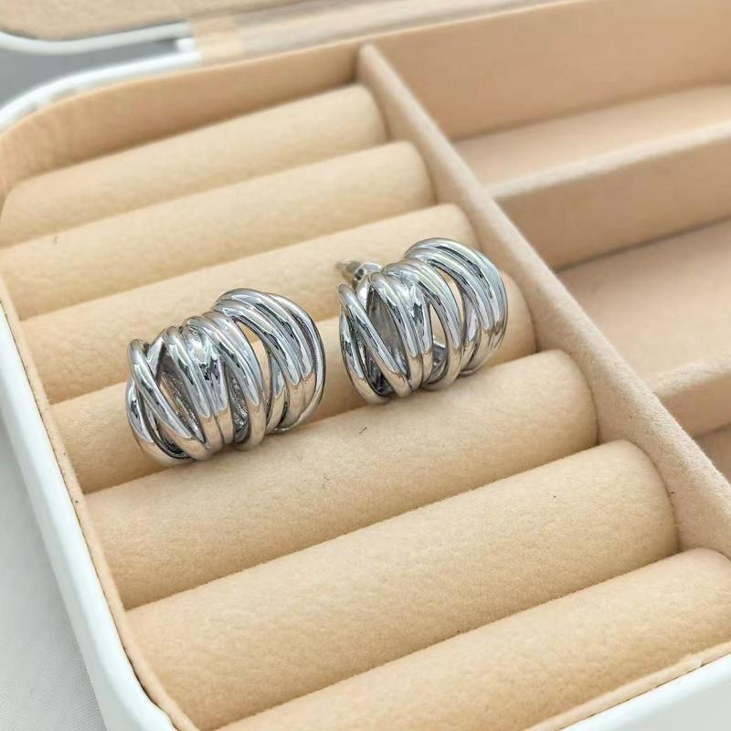 1 Pair of Elegant Women's High-End Glossy Earrings Made of Copper, Fashionable, Simple and Versatile Metal Earrings