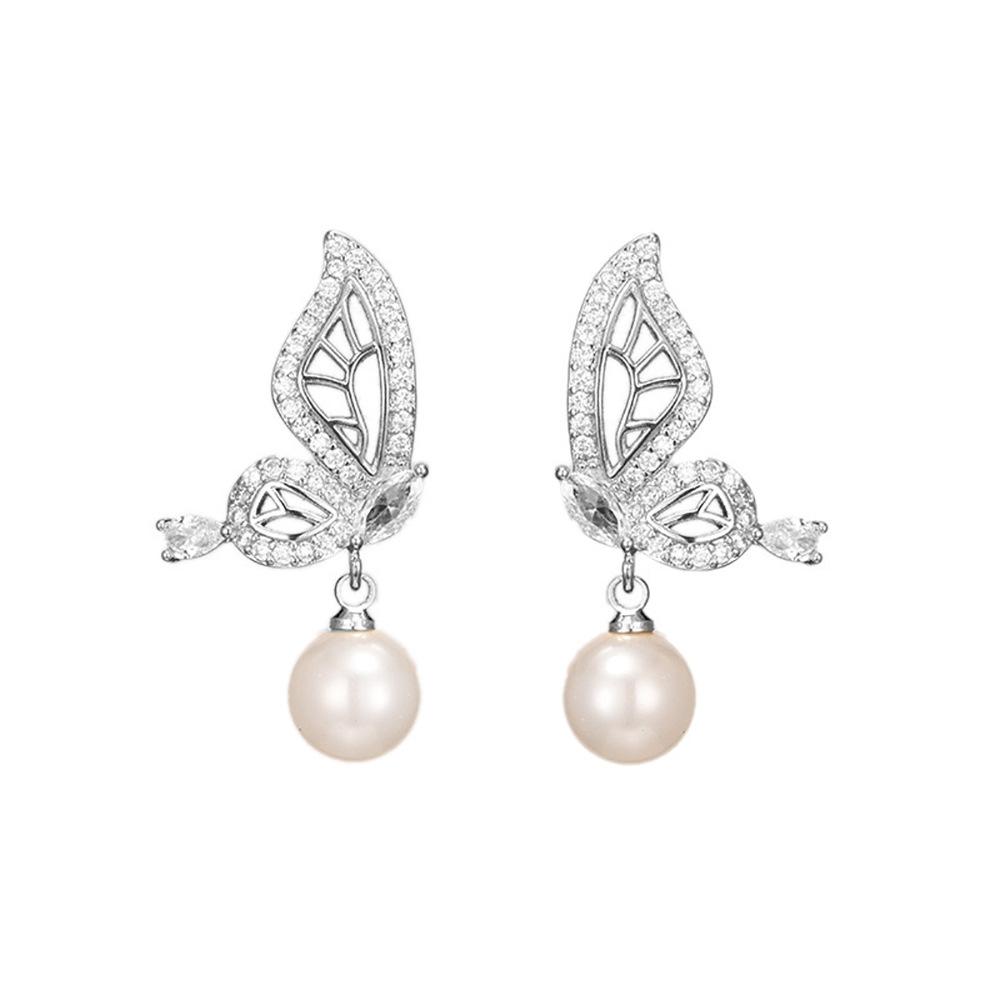 Light Luxury Slightly Inlaid Butterfly Pearl Stud Earrings, Exquisite Small Fragrant Earrings, Elegant and High-end Earrings.