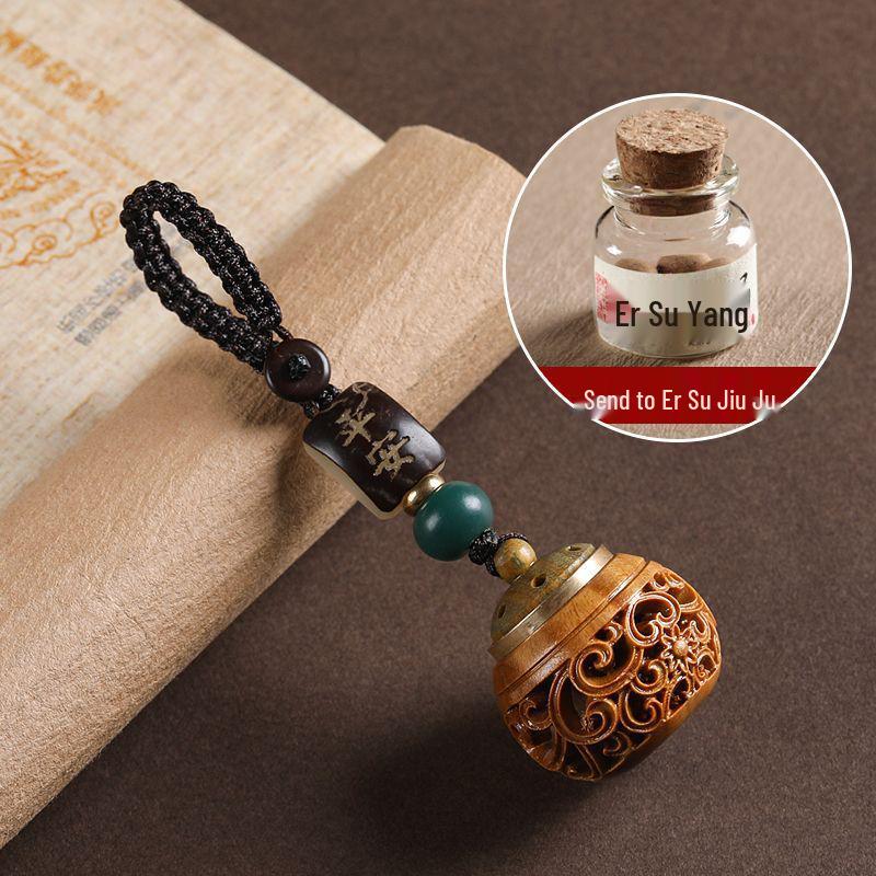 Green Sandalwood Vintage Hollow Sachet Keychain Aromatherapy Pendant