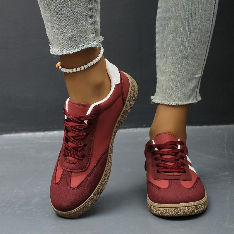 Women's Spring-Autumn Flat Breathable Soft-Soled Casual White Sports Board Shoes, Versatile Training Footwear.