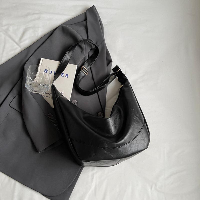 Сумка Женская сумка-мессенджер Новая осенне-зимняя большая вместимость универсальная нишевая высококачественная ретро плечевая сумка-пельмень