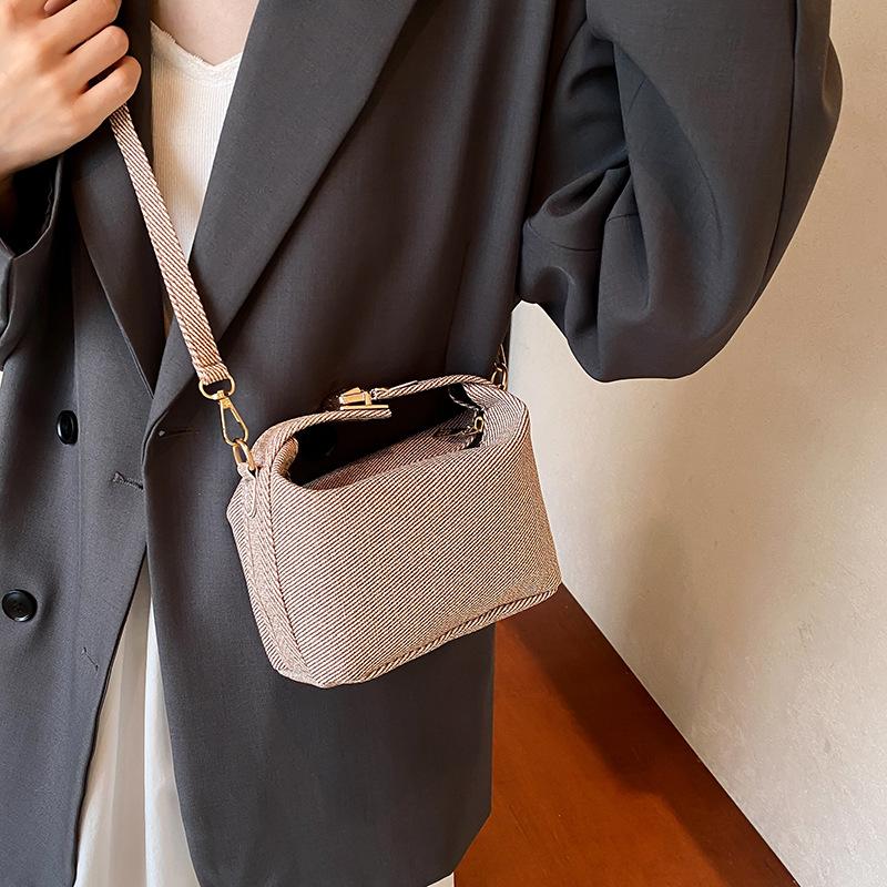 Geantă de mână simplă pentru navetiști, design de nișă, geantă crossbody, geantă de mână simplă de vară, geantă retro elegantă, geantă de mână