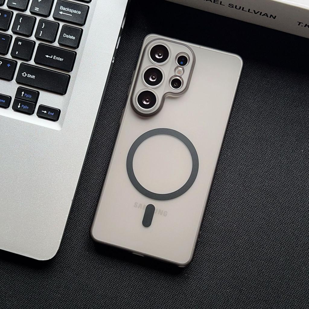 S26ultra ultra ultra-thin PC skin feel suitable for Samsung s24 mobile phone case magnetic suction tape lens film hard case s25 anti-fingerprint
