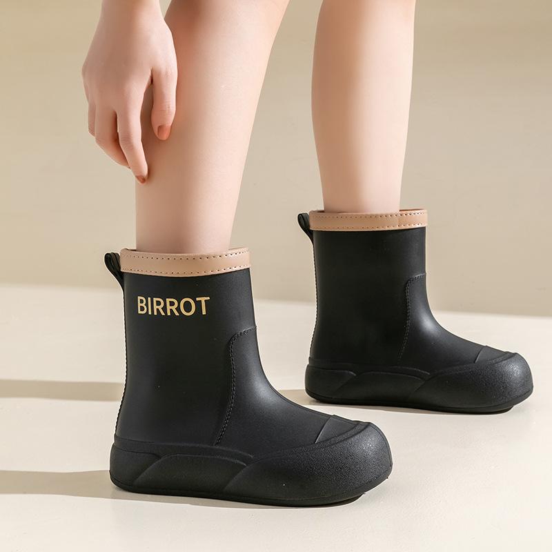 Water shoes Japanese flat rain boots rain shoes girls short tube anti-medium tube water boots