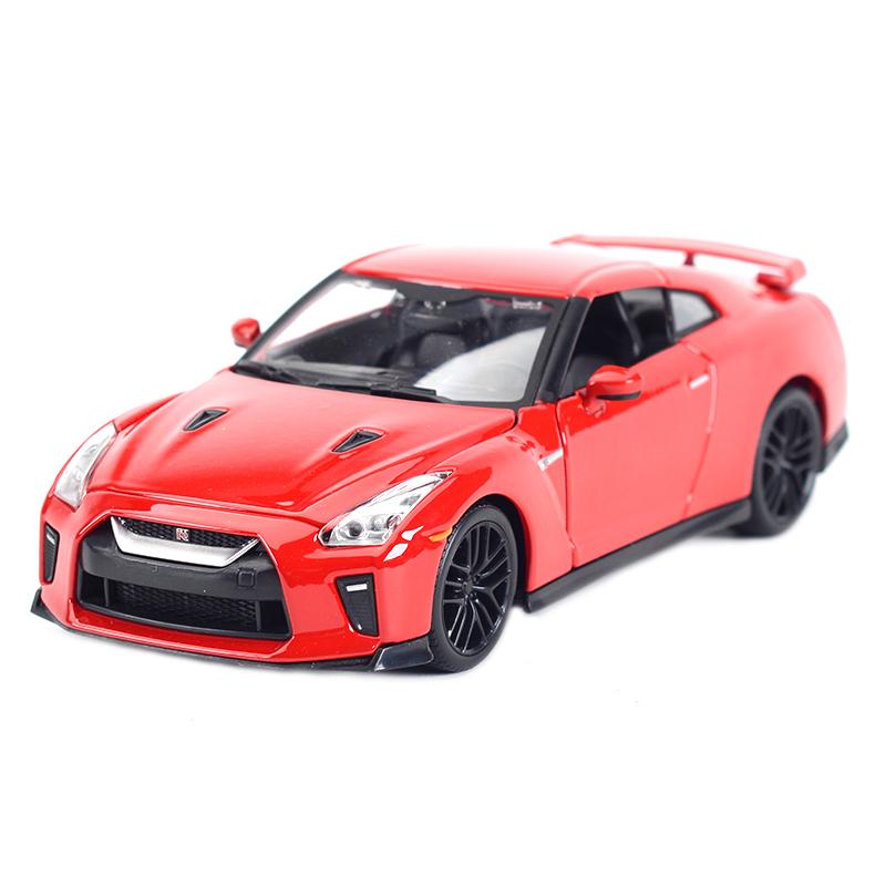 

Ббураго 1:24 Nissan 2017 GT-R Sports Car Static Die Cast Vehicles Collectible Model Car Toys красный