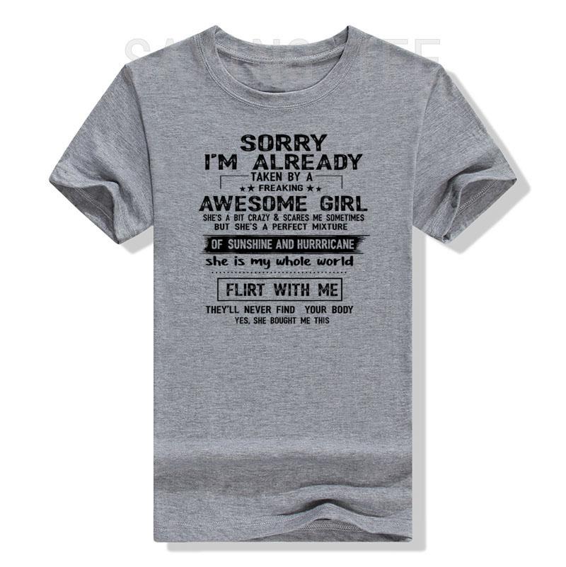 Sorry, ich bin schon von einem verdammt tollen Mädchen vergeben T-Shirt Lustige Sprüche Zitate Buchstaben Gedruckt Grafik-T-Shirt Oberteil Geschenke für Freund